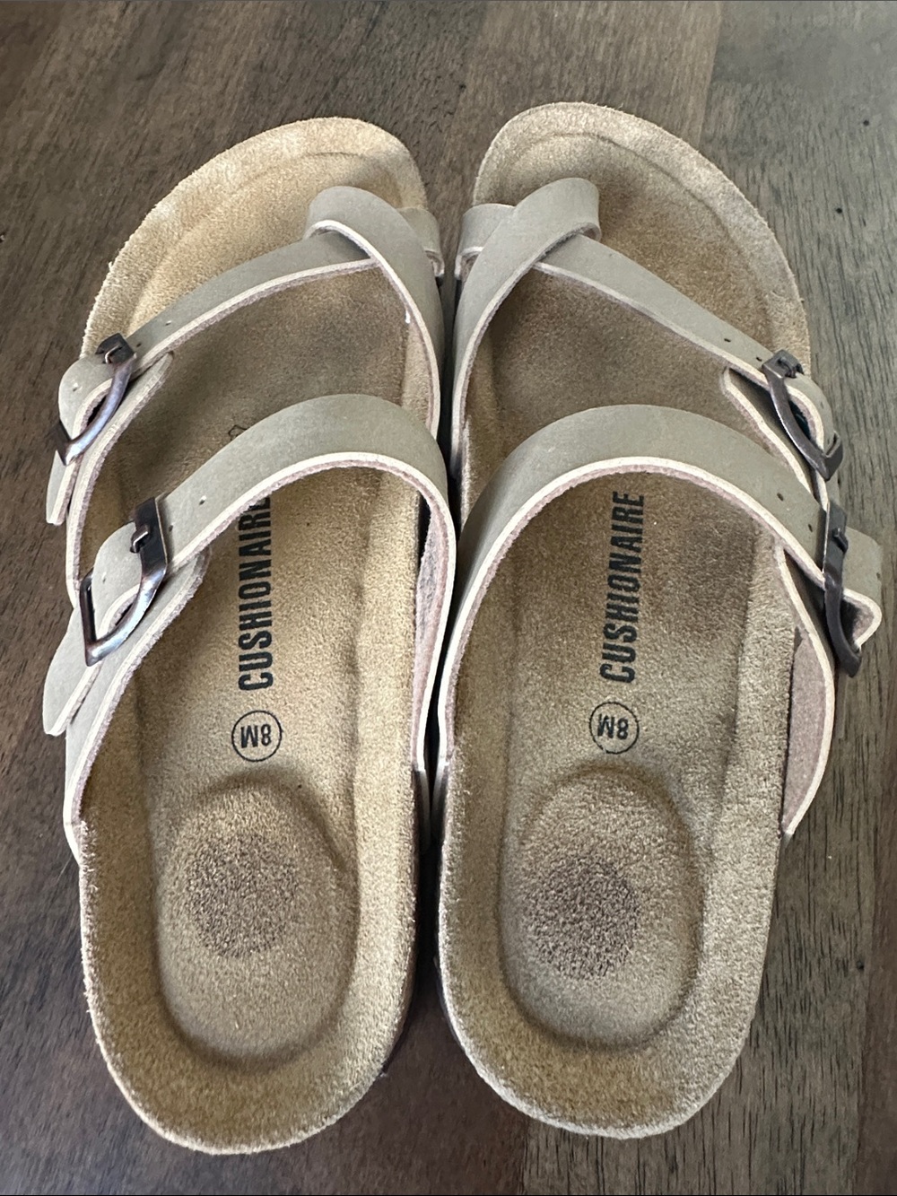 Cushionaire Women’s Beige Double-Buckle Sandals Size 8 - Picture 3 of 4